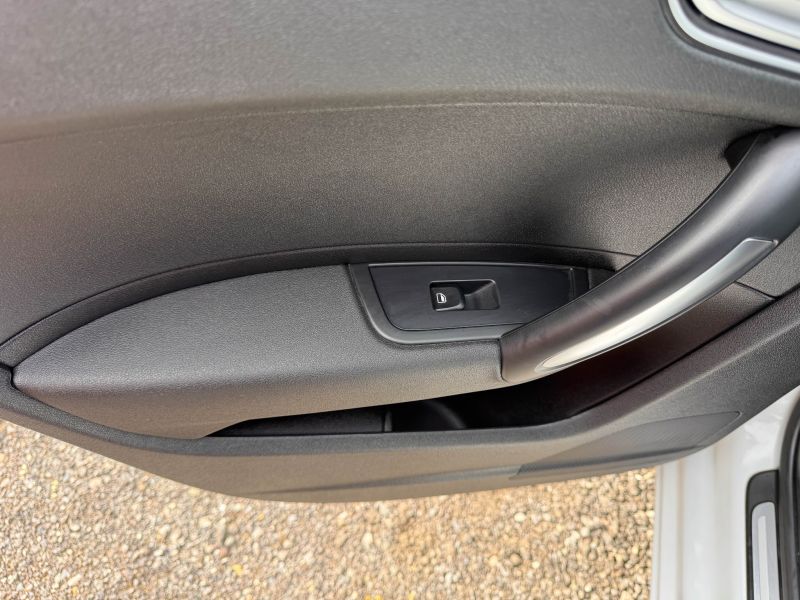 2013 AUDI A1 SPORTBACK 1.4TFSI — photograph 21