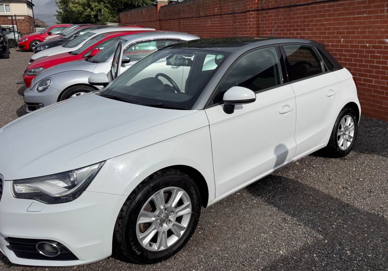 2013 AUDI A1 SPORTBACK 1.4TFSI — photograph 24