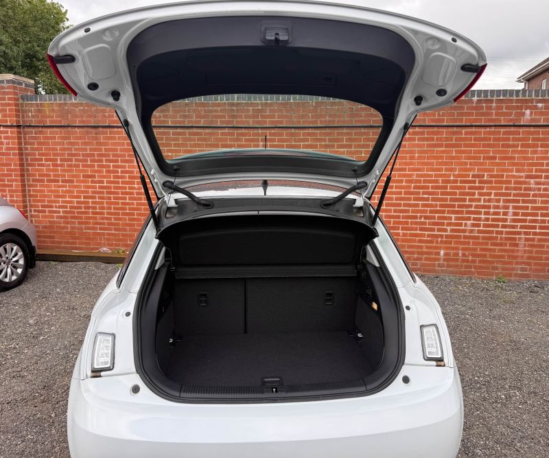 2013 AUDI A1 SPORTBACK 1.4TFSI — photograph 35