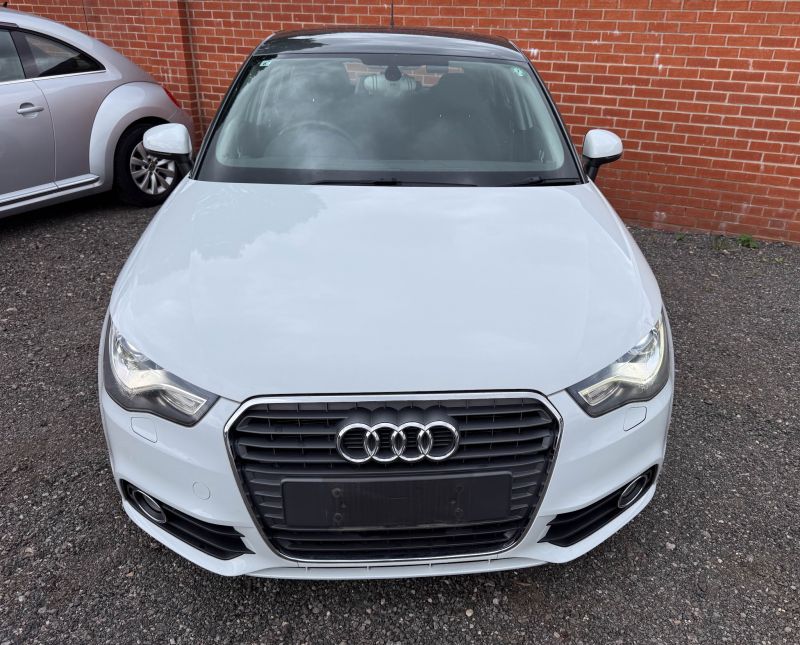 2013 AUDI A1 SPORTBACK 1.4TFSI — photograph 4