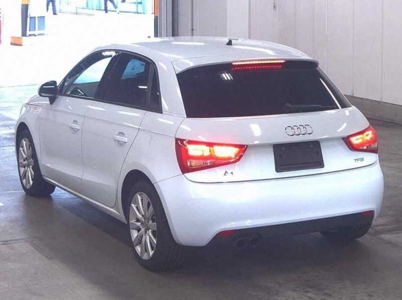 2013 AUDI A1 SPORTBACK 1.4 TFSI — photograph 4