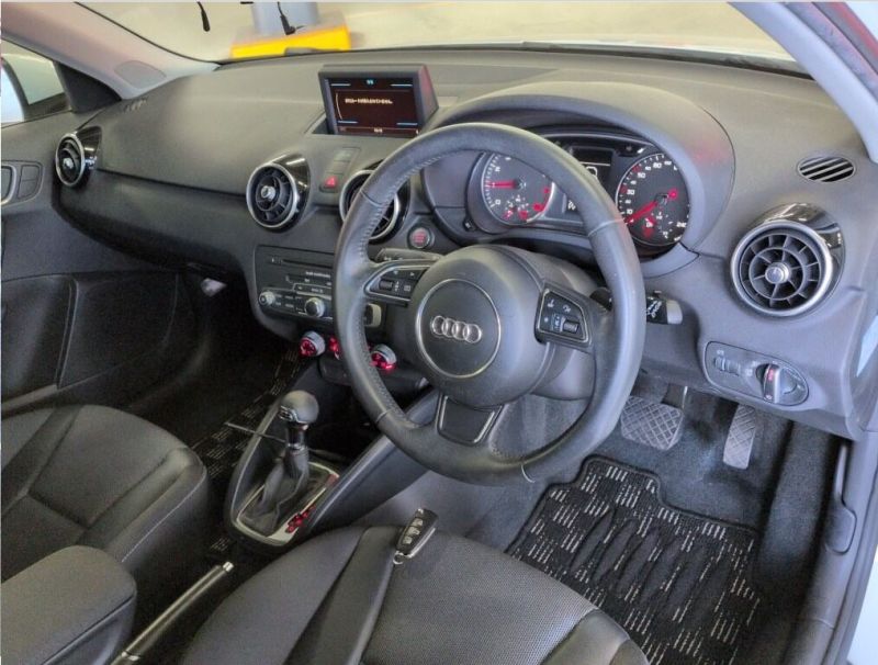 2013 AUDI A1 SPORTBACK 1.4 TFSI — photograph 5