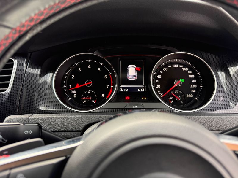 2016 VOLKSWAGEN GOLF GTI GTI — photograph 13