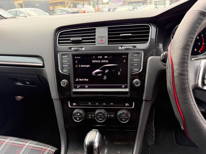 2016 VOLKSWAGEN GOLF GTI GTI — photograph 14