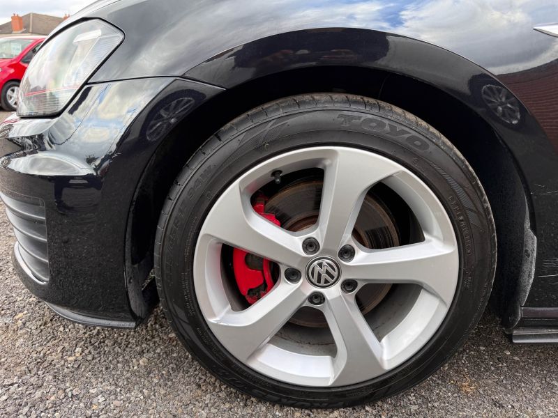 2016 VOLKSWAGEN GOLF GTI GTI — photograph 20