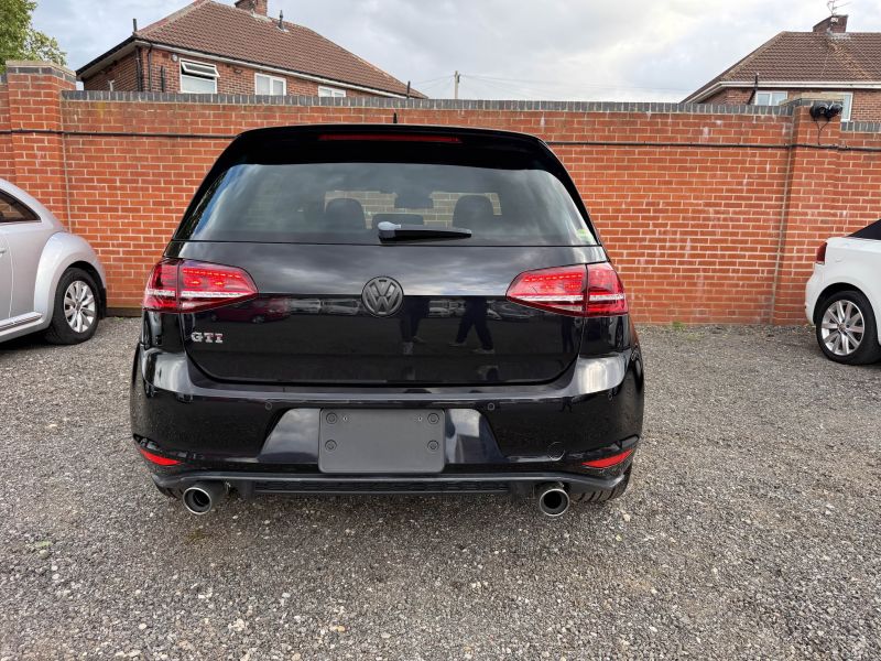 2016 VOLKSWAGEN GOLF GTI GTI — photograph 24