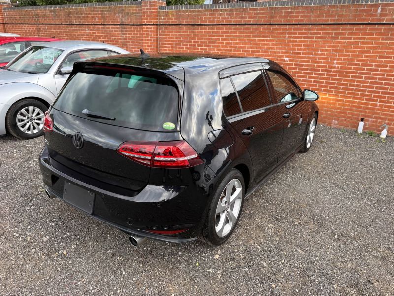 2016 VOLKSWAGEN GOLF GTI GTI — photograph 26