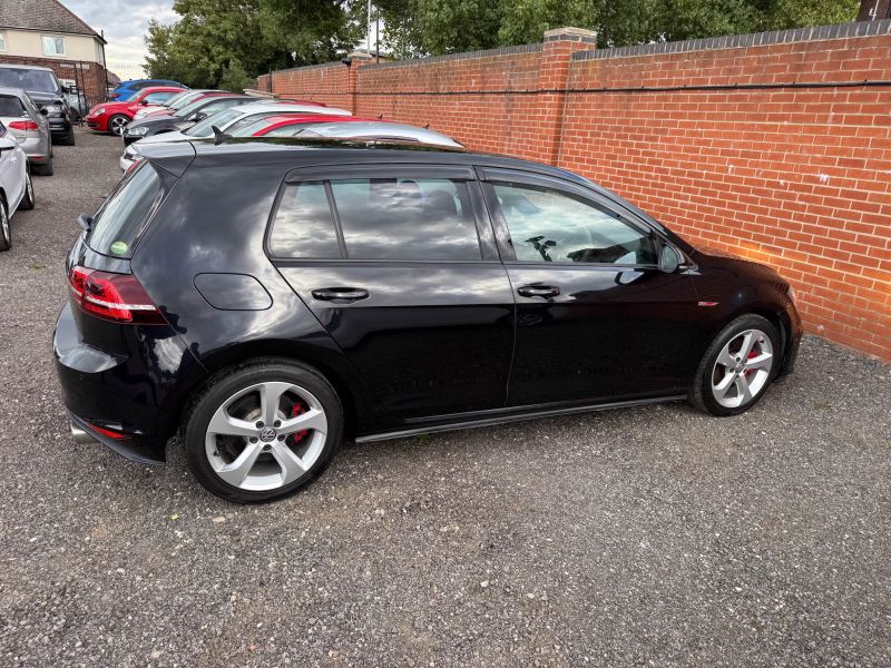 2016 VOLKSWAGEN GOLF GTI GTI — photograph 28