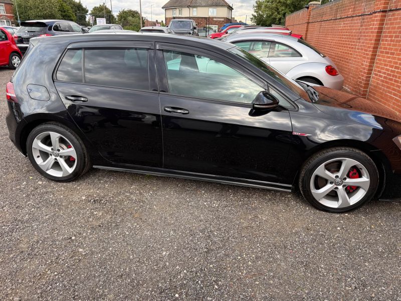2016 VOLKSWAGEN GOLF GTI GTI — photograph 29