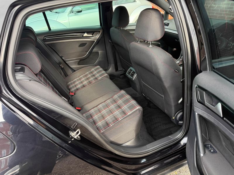 2016 VOLKSWAGEN GOLF GTI GTI — photograph 39