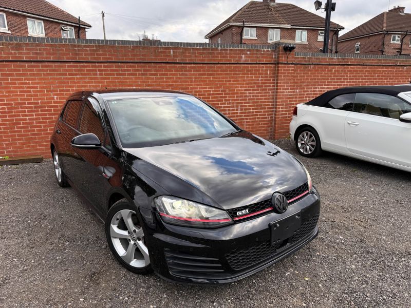 2016 VOLKSWAGEN GOLF GTI GTI — photograph 2