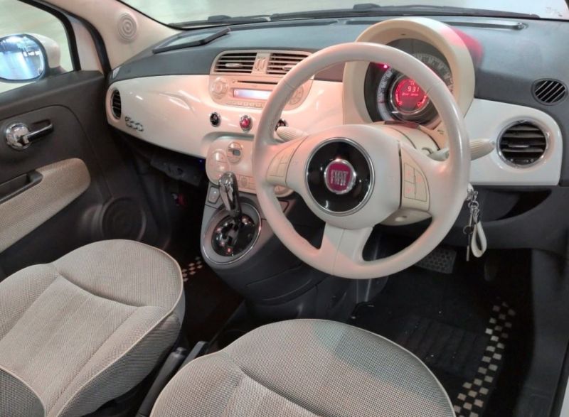 2011 FIAT 500A TWIN AIR LOUNGE — photograph 2