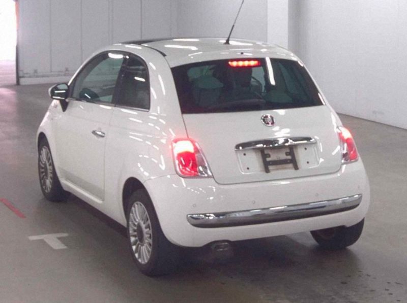 2011 FIAT 500A TWIN AIR LOUNGE — photograph 3