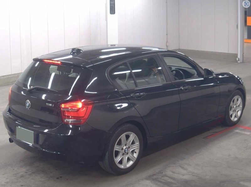 2013 BMW 1 SERIES 116i — photograph 2