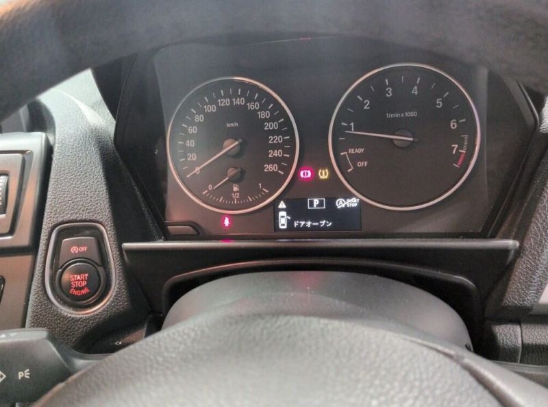 2013 BMW 1 SERIES 116i — photograph 4